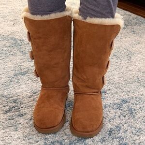 UGG Women's size 8 Tall Suede Bailey Button Triplet II Boot